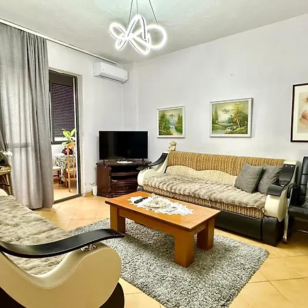 Cozy Escape Apartment Tirana Exterior photo